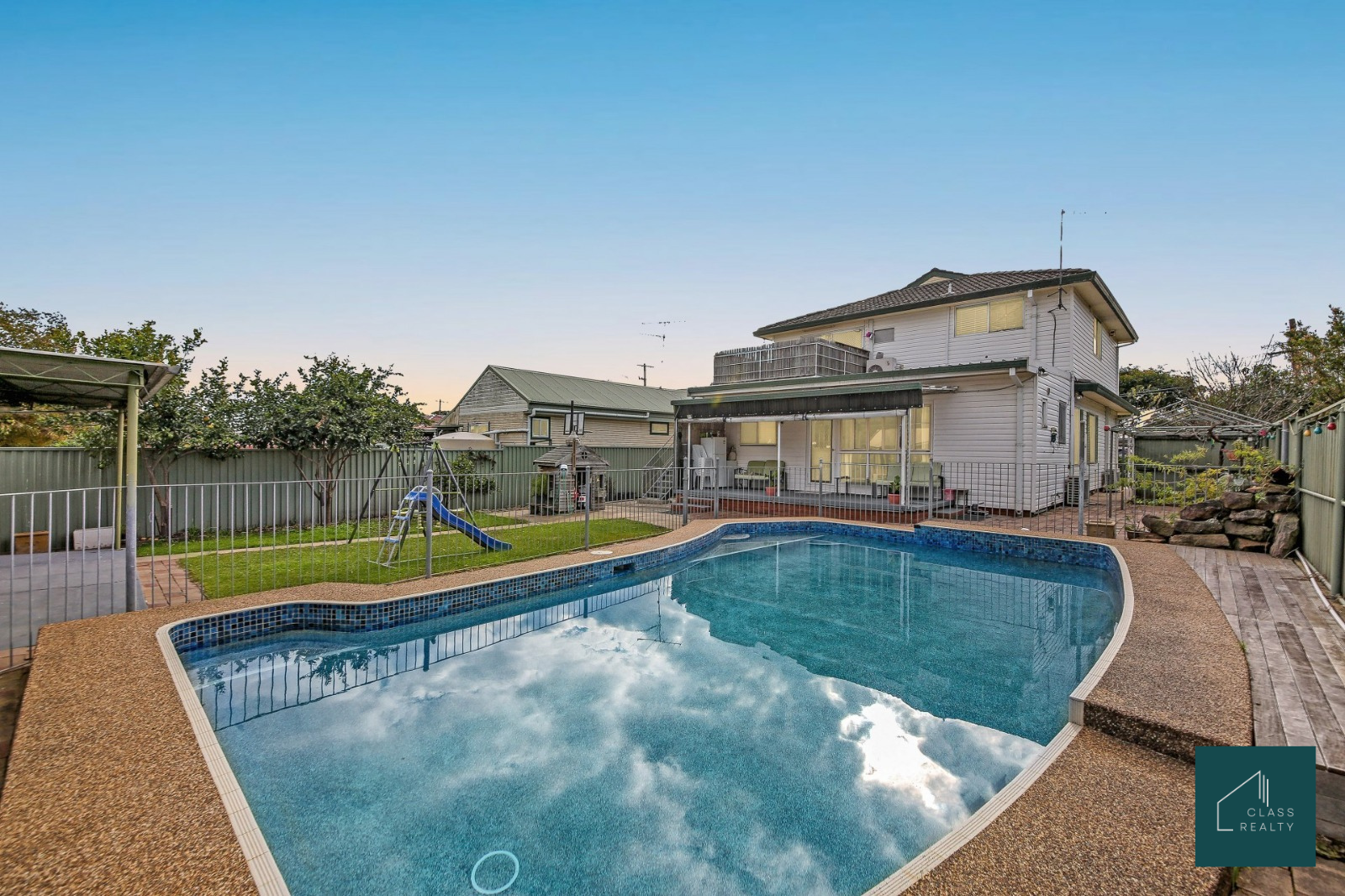 33 Beale Street GEORGES HALL NSW 2198